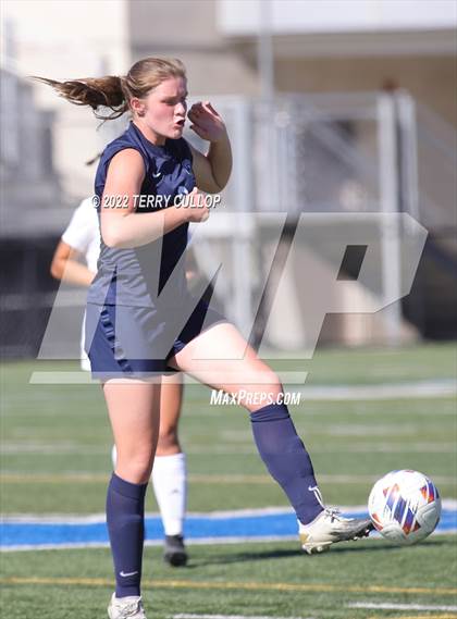 Thumbnail 3 in Skyline vs. Timpanogos (UHSAA 5A Semifinal) photogallery.