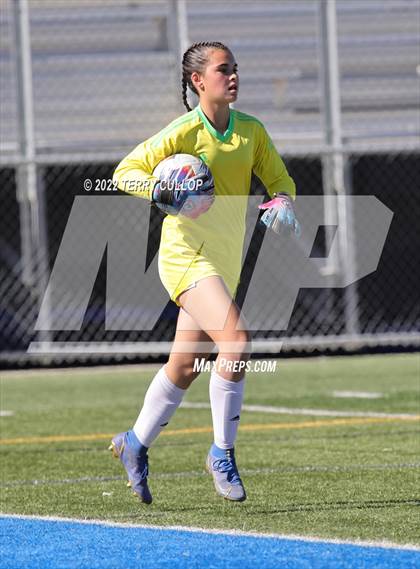 Thumbnail 2 in Skyline vs. Timpanogos (UHSAA 5A Semifinal) photogallery.