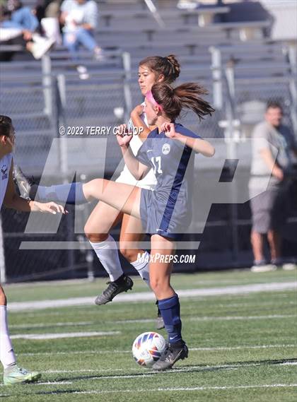 Thumbnail 1 in Skyline vs. Timpanogos (UHSAA 5A Semifinal) photogallery.