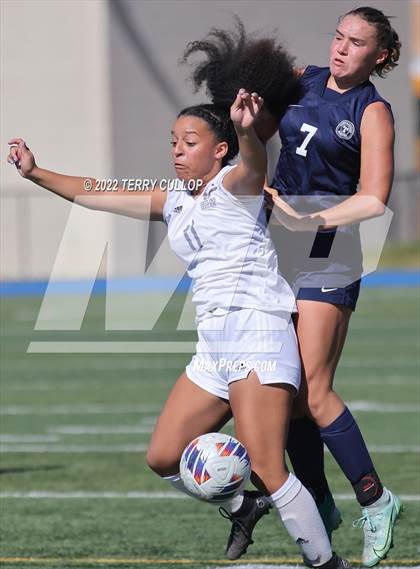 Thumbnail 1 in Skyline vs. Timpanogos (UHSAA 5A Semifinal) photogallery.