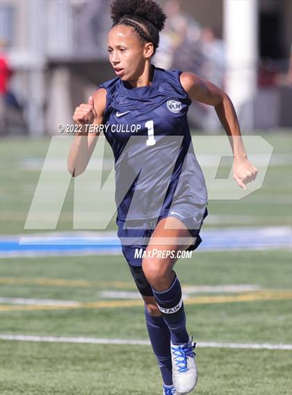 Thumbnail 2 in Skyline vs. Timpanogos (UHSAA 5A Semifinal) photogallery.