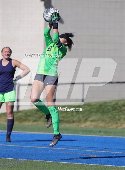 Thumbnail 3 in Skyline vs. Timpanogos (UHSAA 5A Semifinal) photogallery.