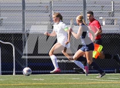 Thumbnail 3 in Skyline vs. Timpanogos (UHSAA 5A Semifinal) photogallery.