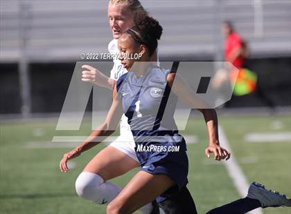 Thumbnail 3 in Skyline vs. Timpanogos (UHSAA 5A Semifinal) photogallery.