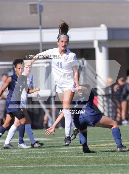 Thumbnail 2 in Skyline vs. Timpanogos (UHSAA 5A Semifinal) photogallery.