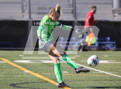 Thumbnail 2 in Skyline vs. Timpanogos (UHSAA 5A Semifinal) photogallery.