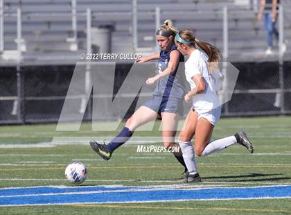 Thumbnail 2 in Skyline vs. Timpanogos (UHSAA 5A Semifinal) photogallery.