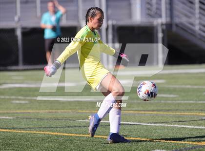 Thumbnail 3 in Skyline vs. Timpanogos (UHSAA 5A Semifinal) photogallery.