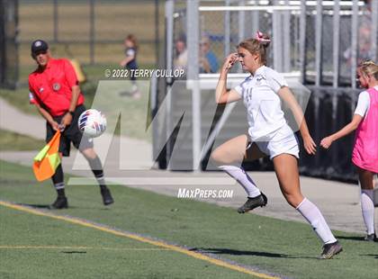 Thumbnail 3 in Skyline vs. Timpanogos (UHSAA 5A Semifinal) photogallery.