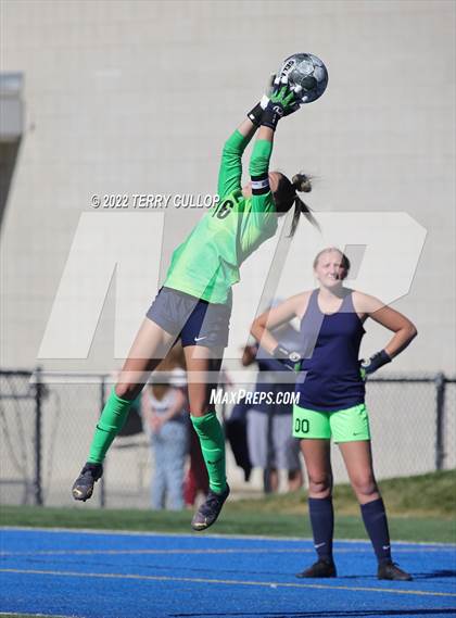 Thumbnail 2 in Skyline vs. Timpanogos (UHSAA 5A Semifinal) photogallery.