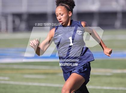Thumbnail 3 in Skyline vs. Timpanogos (UHSAA 5A Semifinal) photogallery.