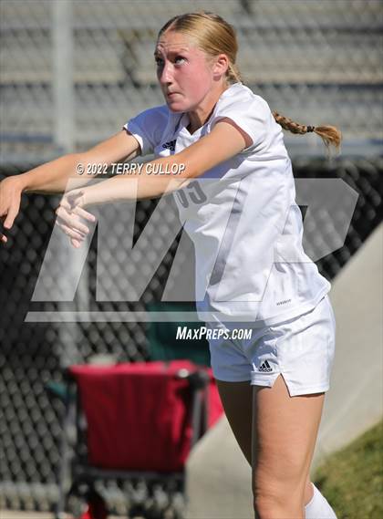 Thumbnail 2 in Skyline vs. Timpanogos (UHSAA 5A Semifinal) photogallery.