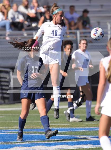 Thumbnail 3 in Skyline vs. Timpanogos (UHSAA 5A Semifinal) photogallery.