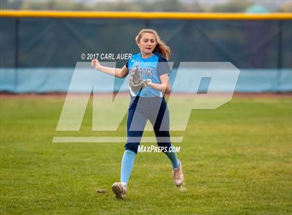 Thumbnail 2 in Pomona @ Ralston Valley photogallery.