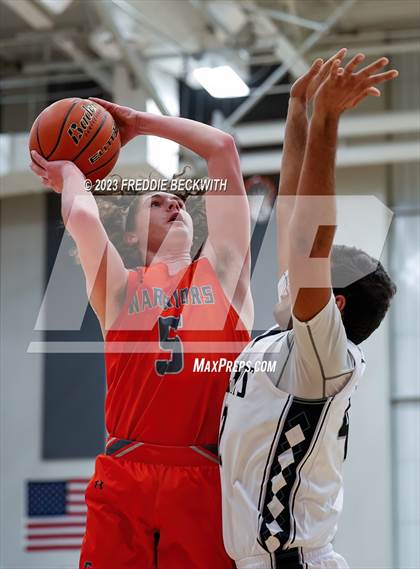 Thumbnail 1 in Honey Grove vs Lindsay (UIL 2A Bi-District Playoff) photogallery.