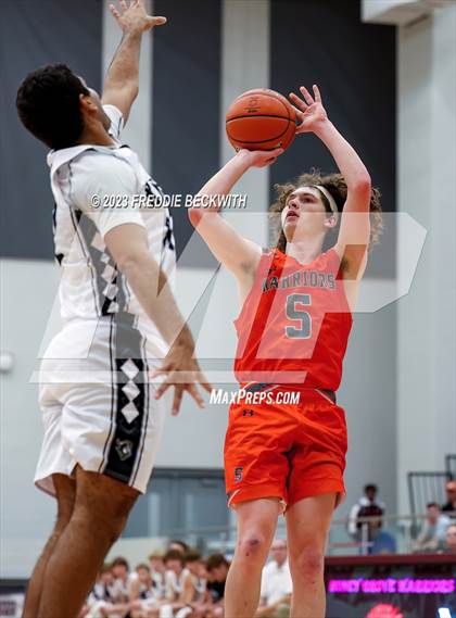 Thumbnail 3 in Honey Grove vs Lindsay (UIL 2A Bi-District Playoff) photogallery.
