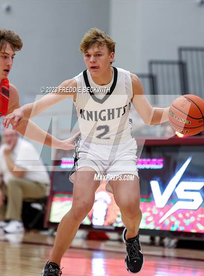 Thumbnail 1 in Honey Grove vs Lindsay (UIL 2A Bi-District Playoff) photogallery.