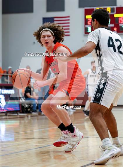 Thumbnail 3 in Honey Grove vs Lindsay (UIL 2A Bi-District Playoff) photogallery.