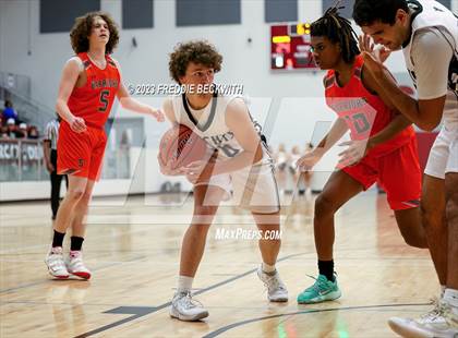 Thumbnail 1 in Honey Grove vs Lindsay (UIL 2A Bi-District Playoff) photogallery.