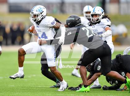 Thumbnail 1 in King vs. Fort Bend Hightower (UIL 6A D2 Reg 3 Semifinal) photogallery.