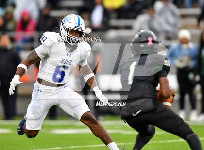 Thumbnail 2 in King vs. Fort Bend Hightower (UIL 6A D2 Reg 3 Semifinal) photogallery.