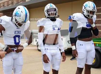 Thumbnail 2 in King vs. Fort Bend Hightower (UIL 6A D2 Reg 3 Semifinal) photogallery.