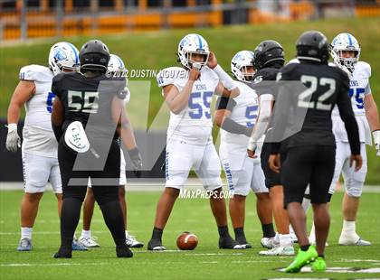 Thumbnail 2 in King vs. Fort Bend Hightower (UIL 6A D2 Reg 3 Semifinal) photogallery.