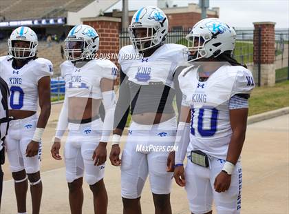 Thumbnail 3 in King vs. Fort Bend Hightower (UIL 6A D2 Reg 3 Semifinal) photogallery.