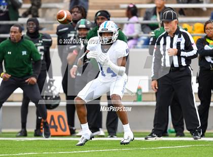 Thumbnail 3 in King vs. Fort Bend Hightower (UIL 6A D2 Reg 3 Semifinal) photogallery.