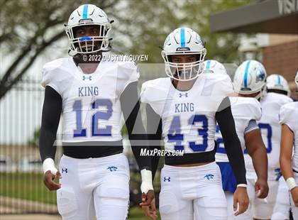 Thumbnail 2 in King vs. Fort Bend Hightower (UIL 6A D2 Reg 3 Semifinal) photogallery.