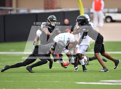 Thumbnail 1 in King vs. Fort Bend Hightower (UIL 6A D2 Reg 3 Semifinal) photogallery.