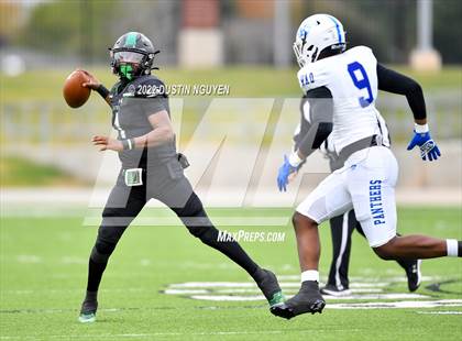 Thumbnail 2 in King vs. Fort Bend Hightower (UIL 6A D2 Reg 3 Semifinal) photogallery.