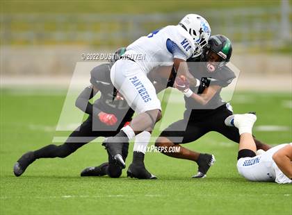 Thumbnail 1 in King vs. Fort Bend Hightower (UIL 6A D2 Reg 3 Semifinal) photogallery.