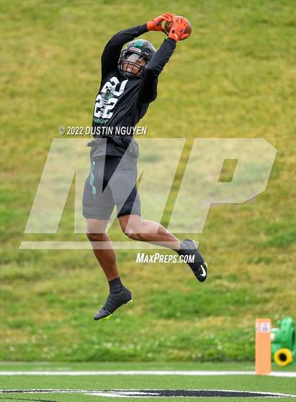 Thumbnail 1 in King vs. Fort Bend Hightower (UIL 6A D2 Reg 3 Semifinal) photogallery.