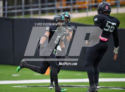 Thumbnail 2 in King vs. Fort Bend Hightower (UIL 6A D2 Reg 3 Semifinal) photogallery.