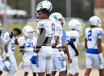 Thumbnail 2 in King vs. Fort Bend Hightower (UIL 6A D2 Reg 3 Semifinal) photogallery.