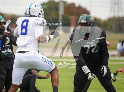 Thumbnail 2 in King vs. Fort Bend Hightower (UIL 6A D2 Reg 3 Semifinal) photogallery.