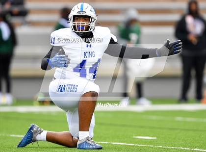 Thumbnail 1 in King vs. Fort Bend Hightower (UIL 6A D2 Reg 3 Semifinal) photogallery.