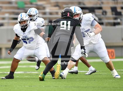 Thumbnail 1 in King vs. Fort Bend Hightower (UIL 6A D2 Reg 3 Semifinal) photogallery.
