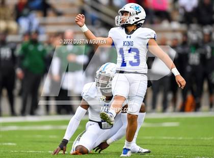 Thumbnail 2 in King vs. Fort Bend Hightower (UIL 6A D2 Reg 3 Semifinal) photogallery.