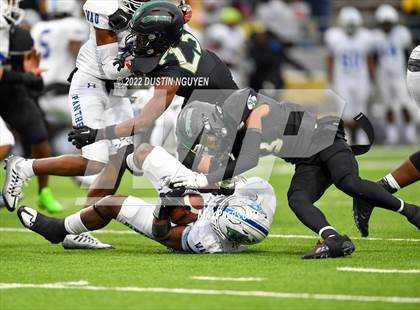 Thumbnail 3 in King vs. Fort Bend Hightower (UIL 6A D2 Reg 3 Semifinal) photogallery.