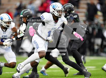 Thumbnail 1 in King vs. Fort Bend Hightower (UIL 6A D2 Reg 3 Semifinal) photogallery.