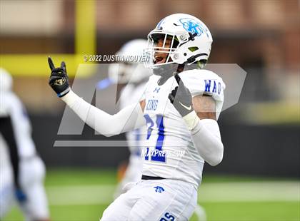 Thumbnail 3 in King vs. Fort Bend Hightower (UIL 6A D2 Reg 3 Semifinal) photogallery.