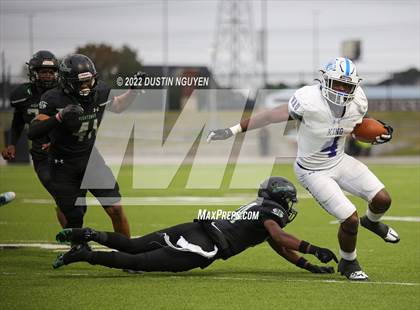 Thumbnail 2 in King vs. Fort Bend Hightower (UIL 6A D2 Reg 3 Semifinal) photogallery.