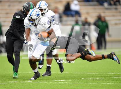Thumbnail 1 in King vs. Fort Bend Hightower (UIL 6A D2 Reg 3 Semifinal) photogallery.
