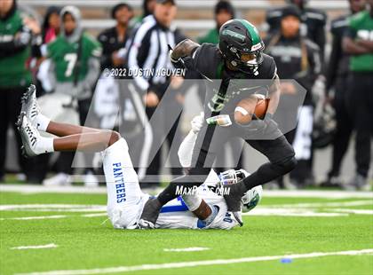 Thumbnail 3 in King vs. Fort Bend Hightower (UIL 6A D2 Reg 3 Semifinal) photogallery.