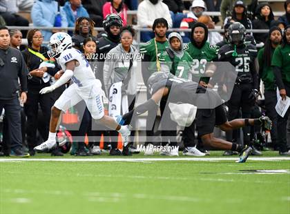Thumbnail 2 in King vs. Fort Bend Hightower (UIL 6A D2 Reg 3 Semifinal) photogallery.