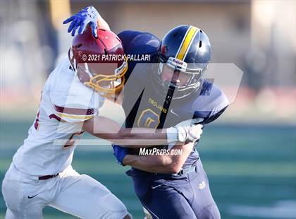 Thumbnail 2 in Menlo-Atherton @ Oak Ridge photogallery.