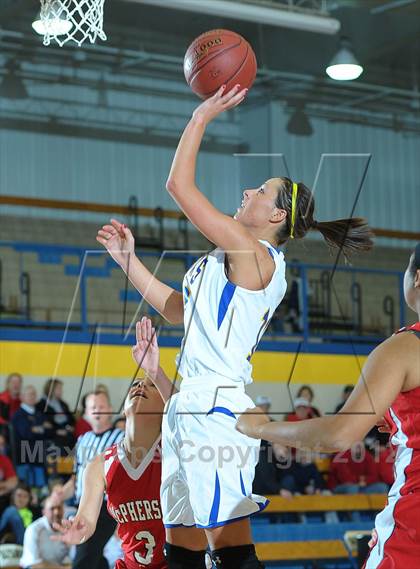 Thumbnail 2 in Hutchinson vs. McPherson photogallery.