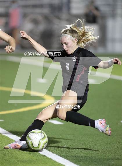 Thumbnail 3 in Dripping Springs vs. Cedar Park (UIL 5A Regional Final) photogallery.